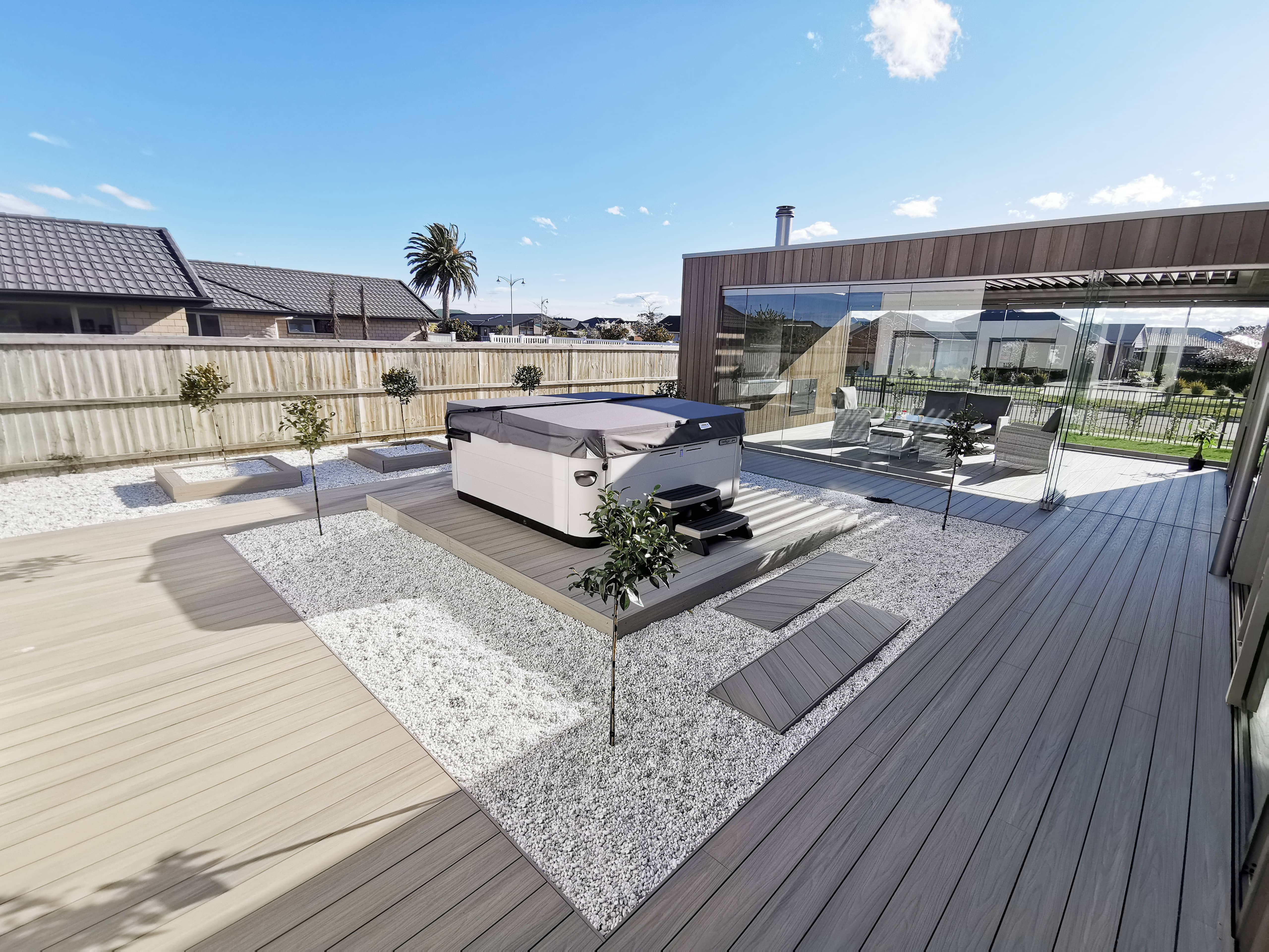 一代塑木地板和二代塑木地板的區別是什么